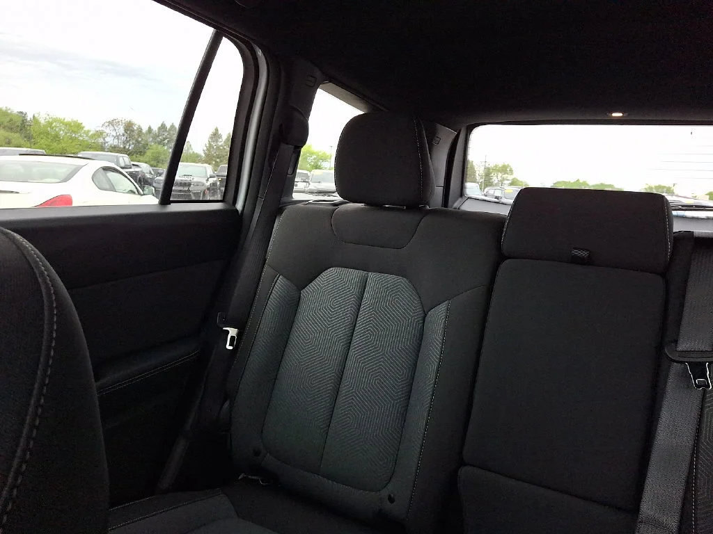 New 2026 Bright White Clear-Coat Exterior Paint Jeep Laredo image 13