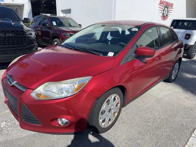 2012 Ford Focus Sedan SE's photo
