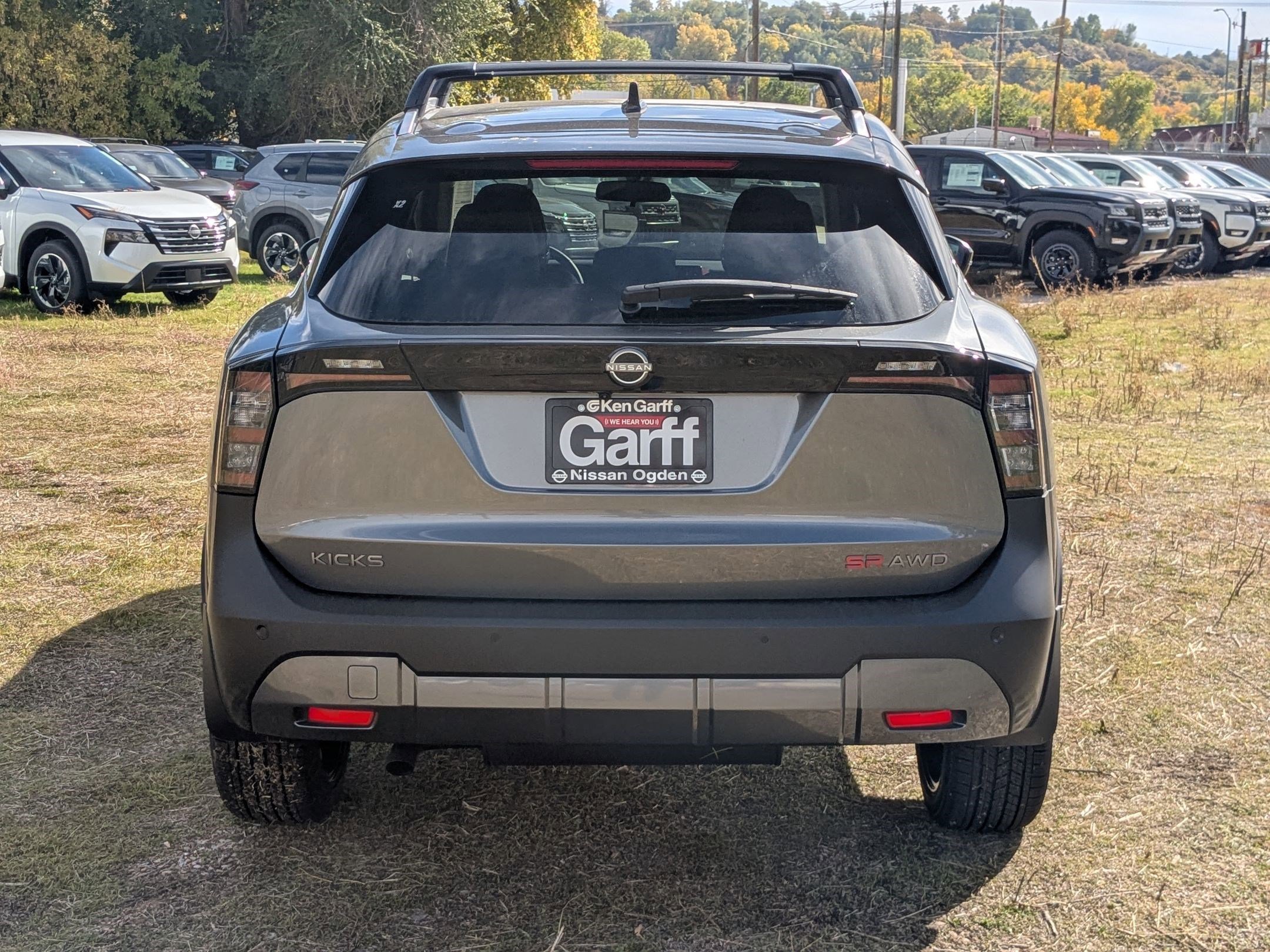 New 2026 Gun Metallic/Super Black Nissan SR image 4