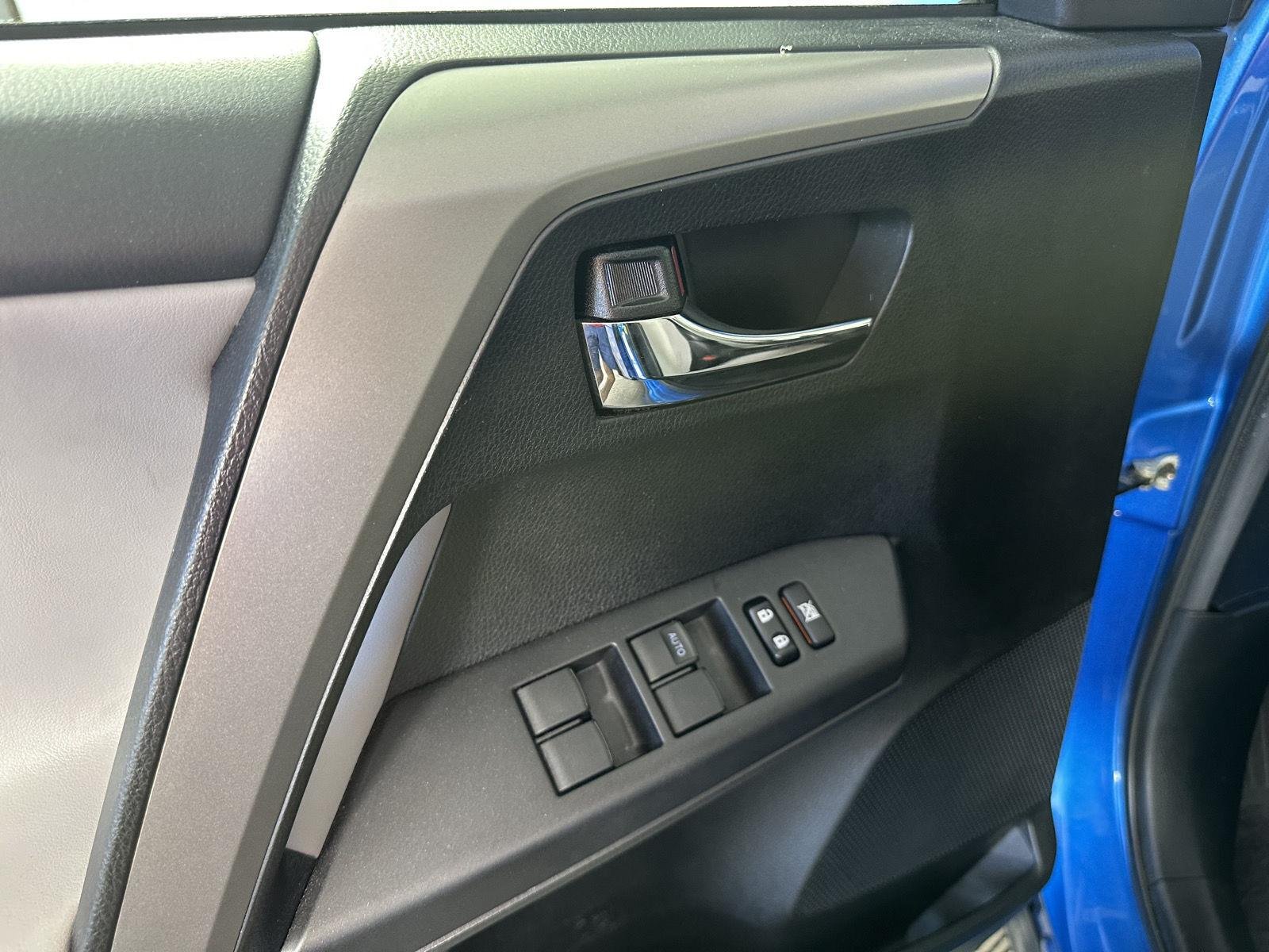 Used 2017 Electric Storm Blue Toyota XLE image 9
