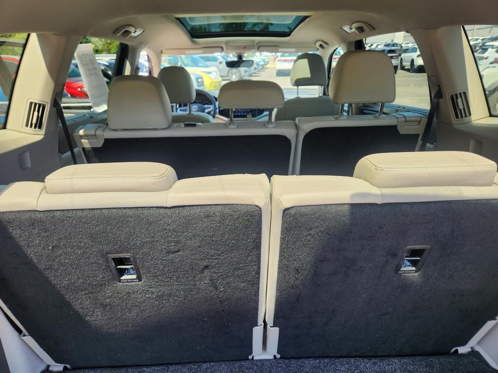 2023 Volkswagen Atlas SE w/Tech - Photo 23
