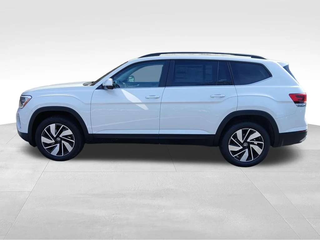 New 2026 White Volkswagen SE w/Technology image 2