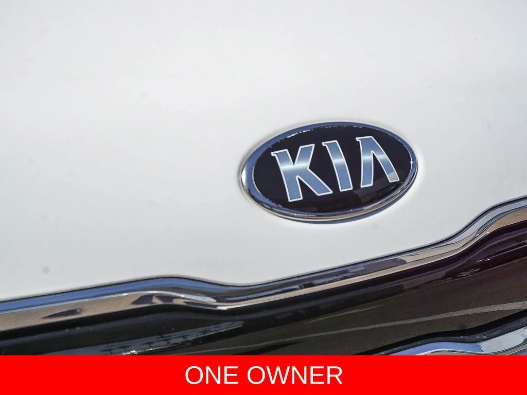 Used 2016 White Kia Plus image 11