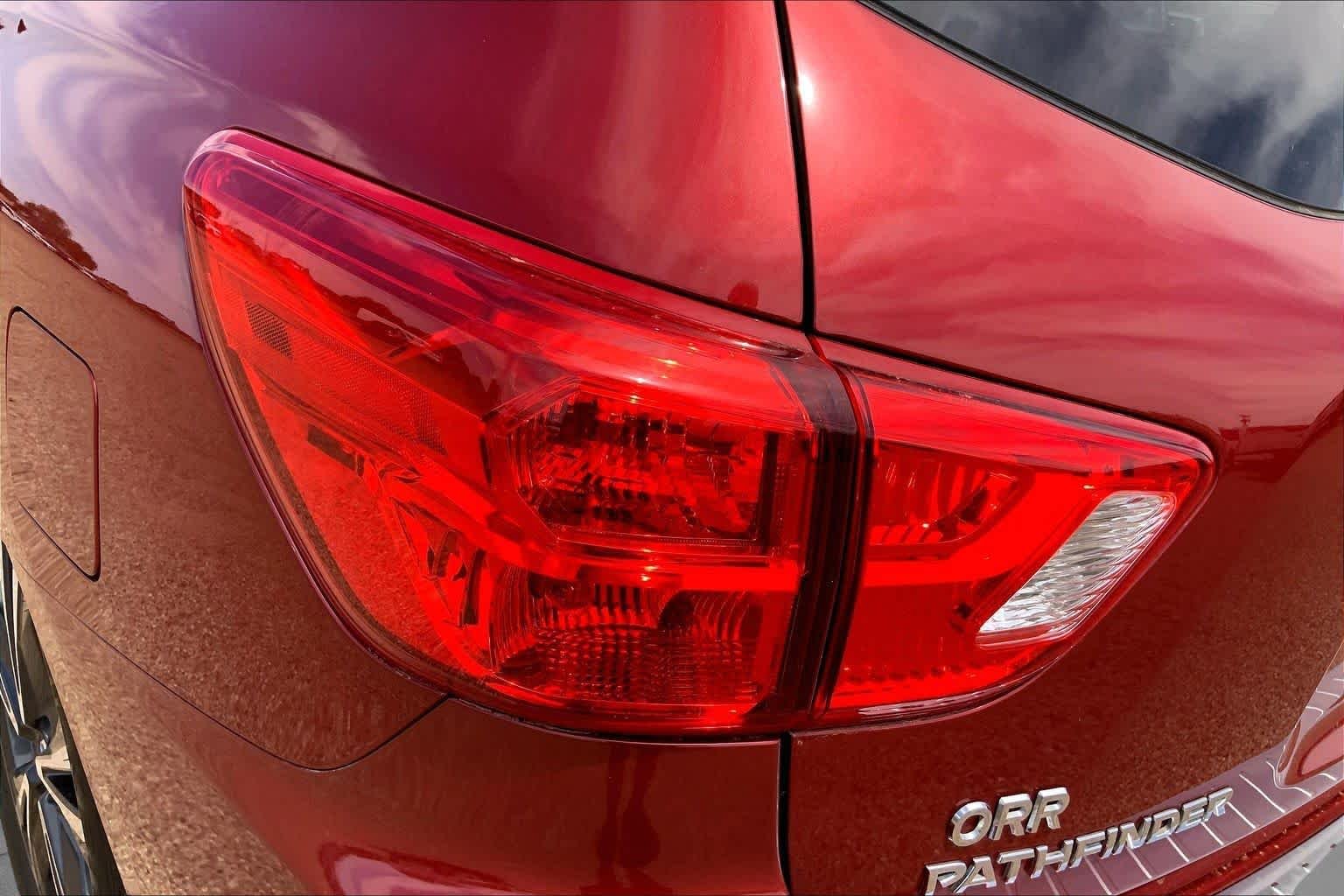Used 2017 Cayenne Red Metallic Nissan Platinum image 32