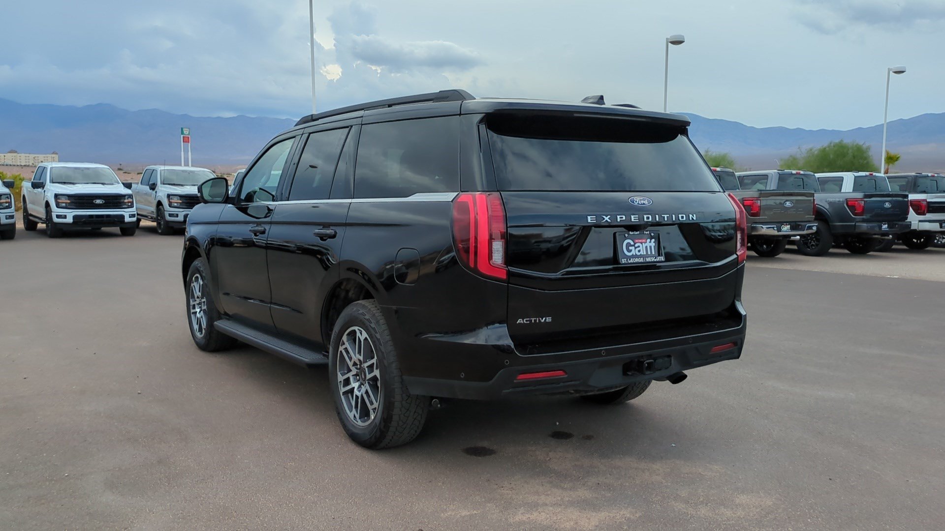 Used 2025 Black Metallic Ford Active image 5