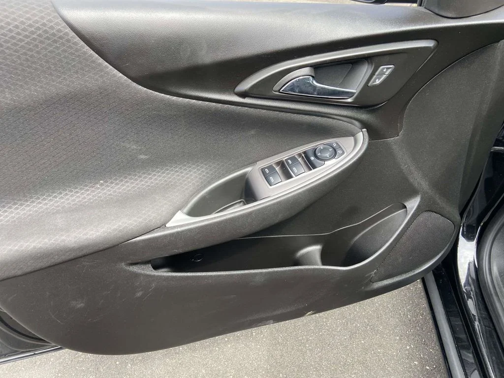 Used 2025 Black Chevrolet LT image 17