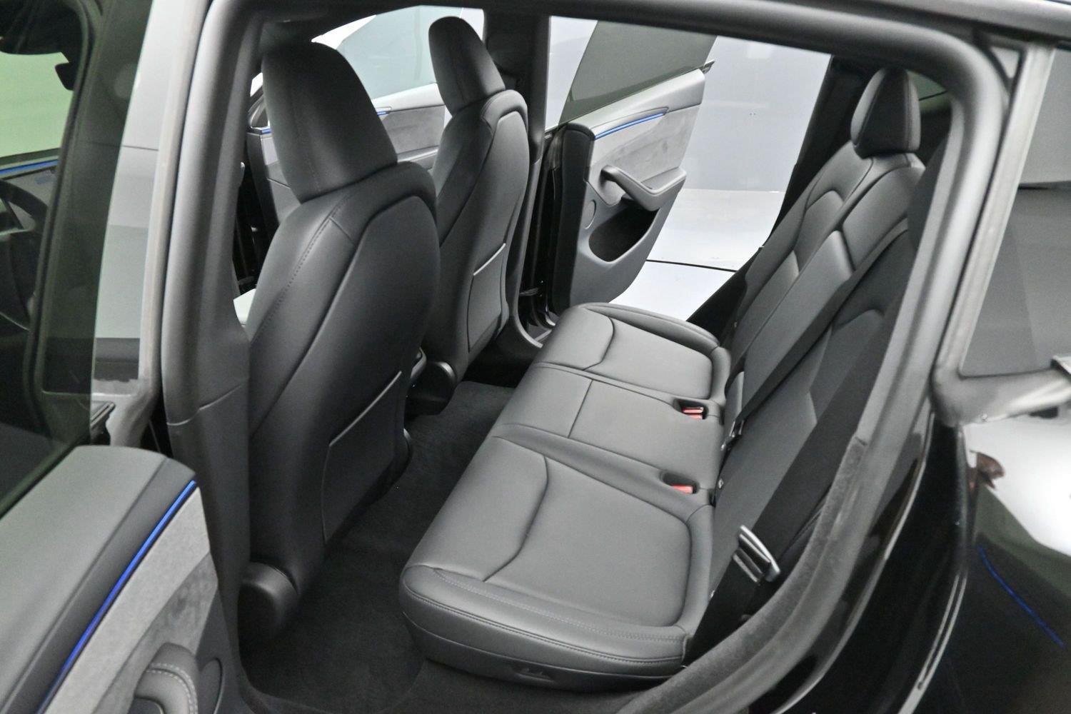 Used 2026 Diamond Black Tesla Premium image 26