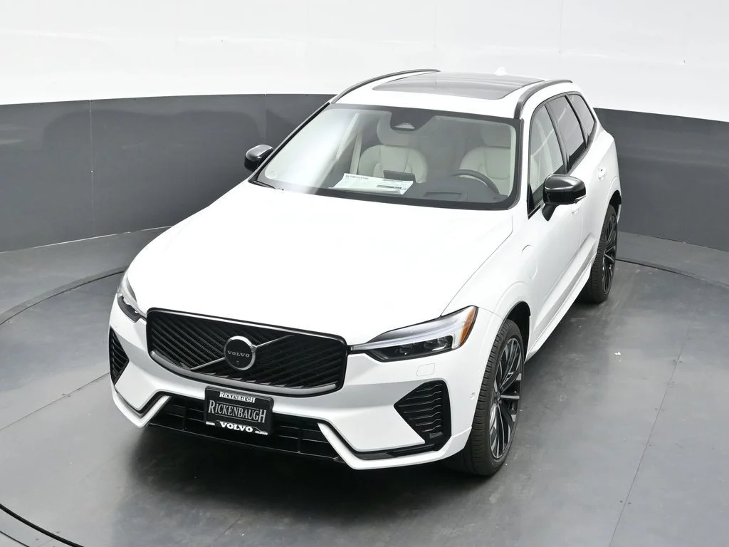 New 2026 White Volvo T8 Ultra image 47