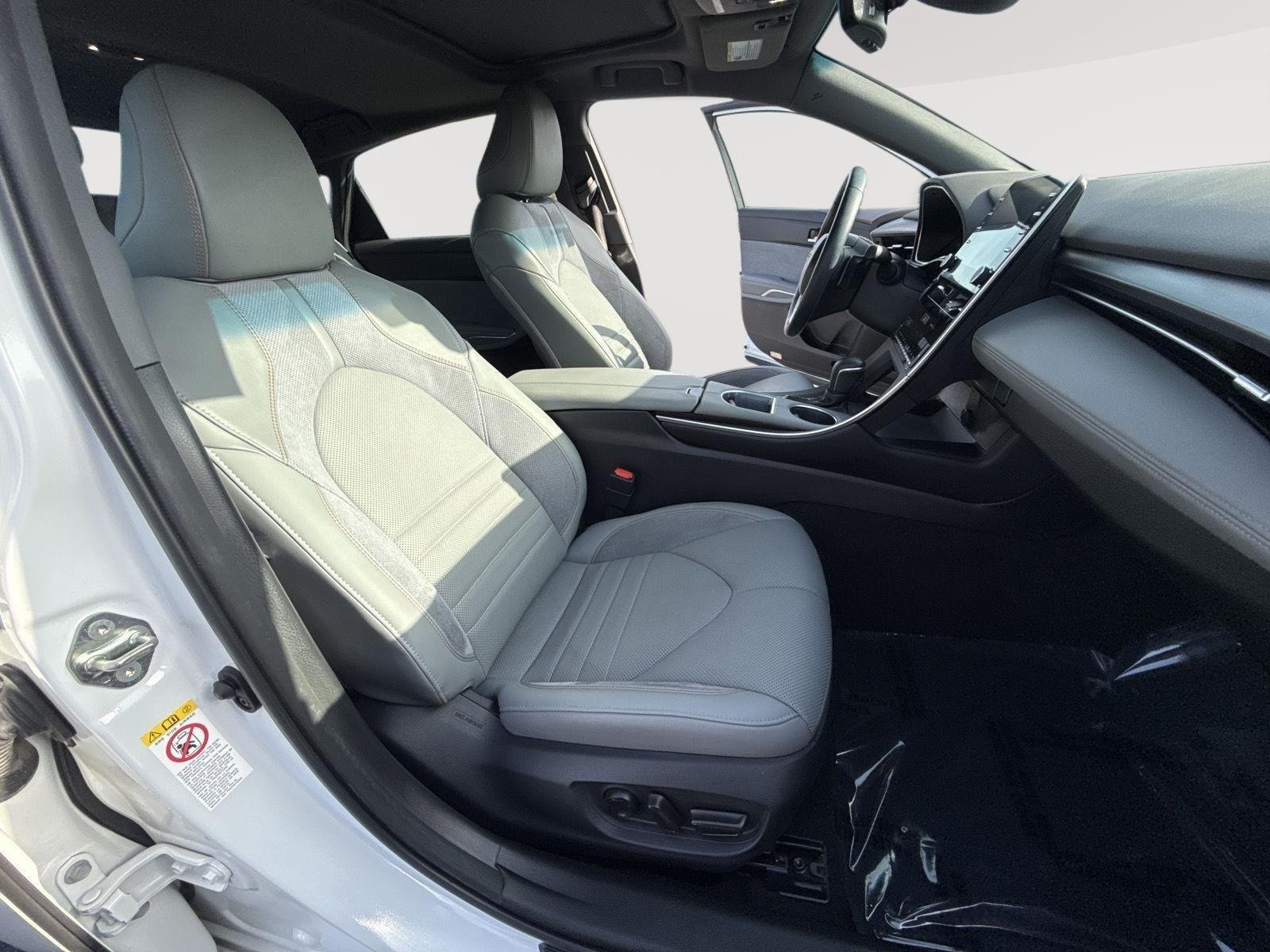 Certified Used 2019 Wind Chill Pearl Toyota Touring image 25