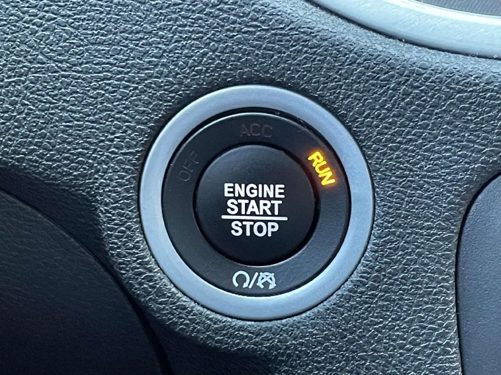 Used 2021 White Dodge SXT image 30