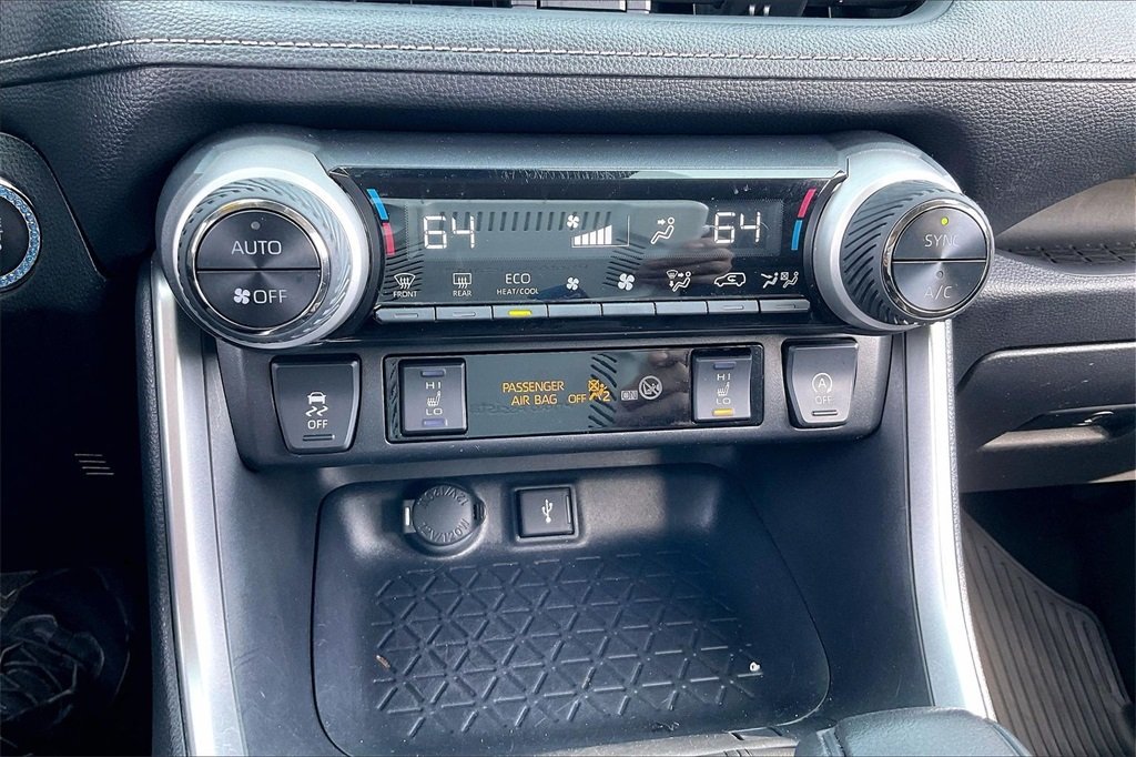 2022 TOYOTA RAV4 - Image 32