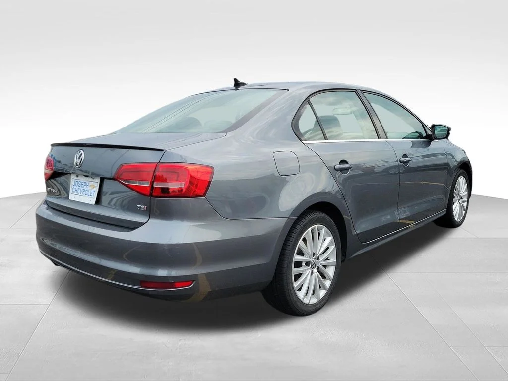 Used 2015 Gray Volkswagen 1.8T SE image 4