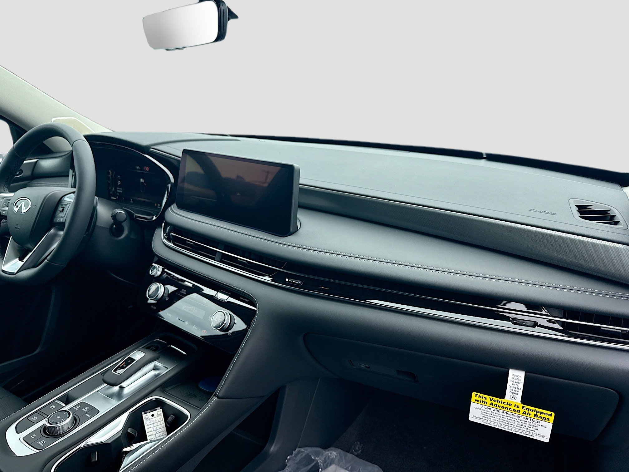 New 2027 RADIANT WHITE INFINITI Luxe FWD image 23