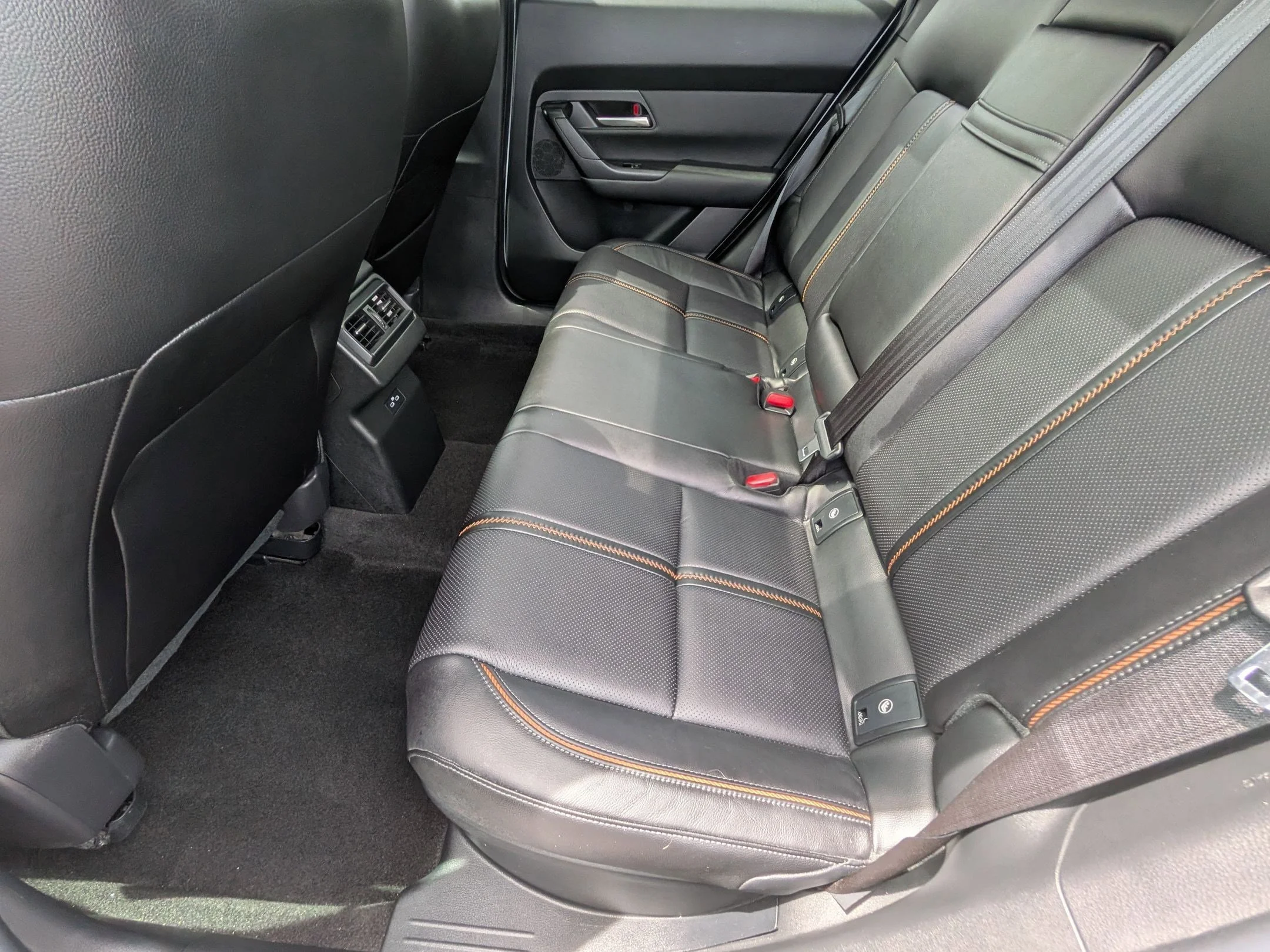 Used 2025 Wind Chill Pearl Mazda Premium Plus image 20