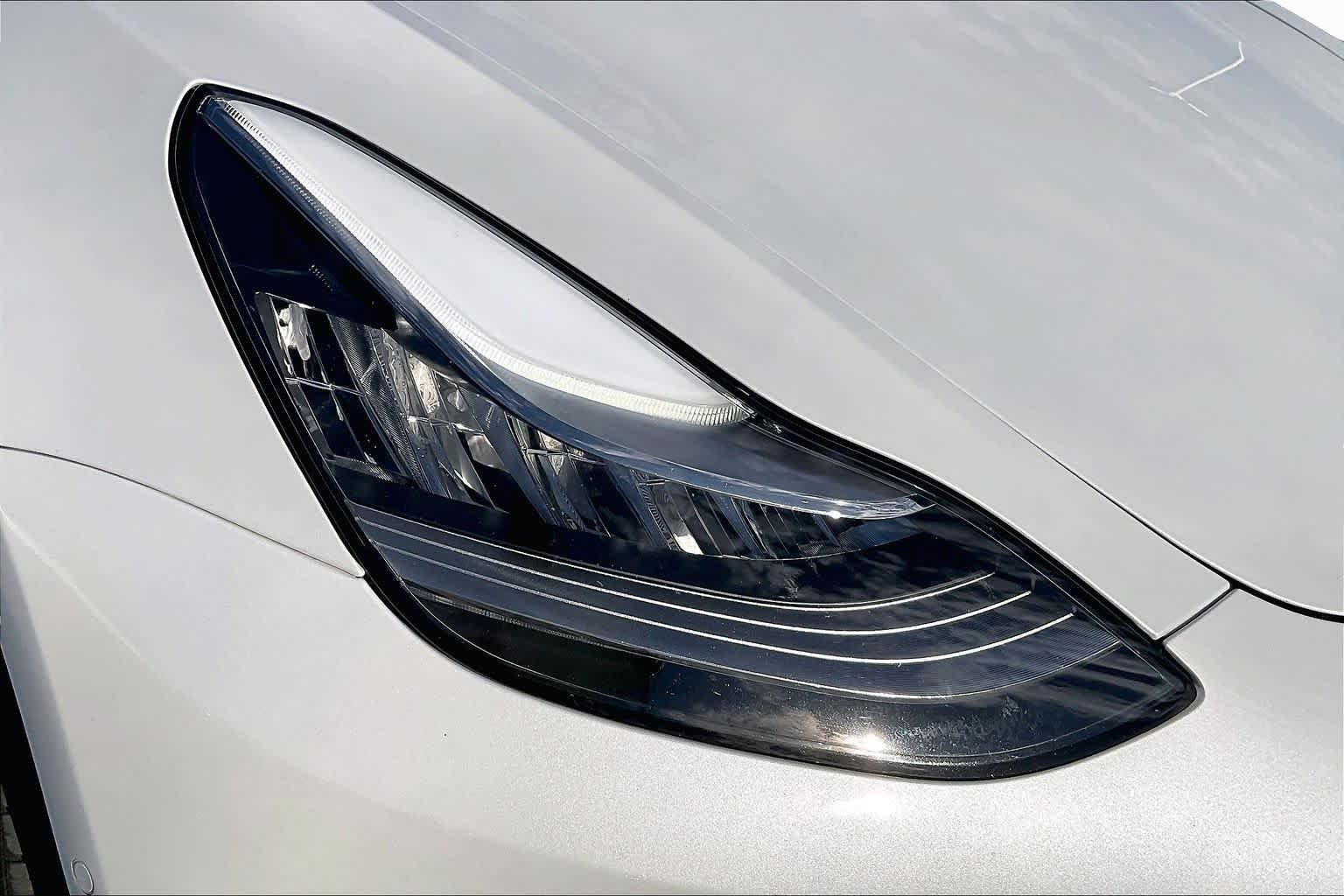 Used 2020 Pearl White Multi-Coat Tesla Standard Range image 24