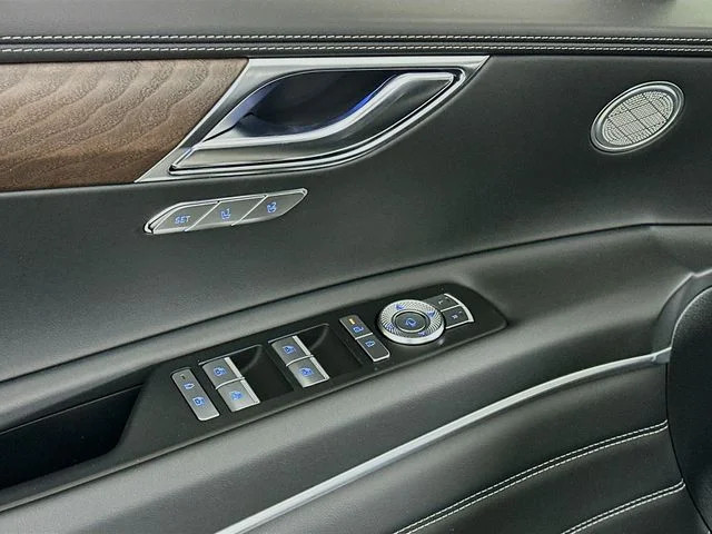 New 2026 Gray Genesis 2.5T Select image 11