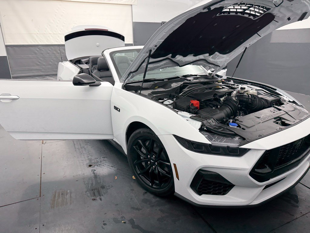 2025 Ford Mustang GT Premium Convertible - Photo 15