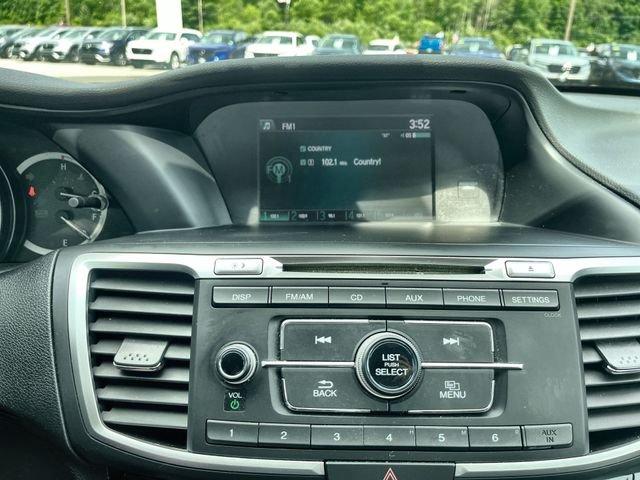 Certified Used 2016 Lunar Silver Metallic Honda LX image 14