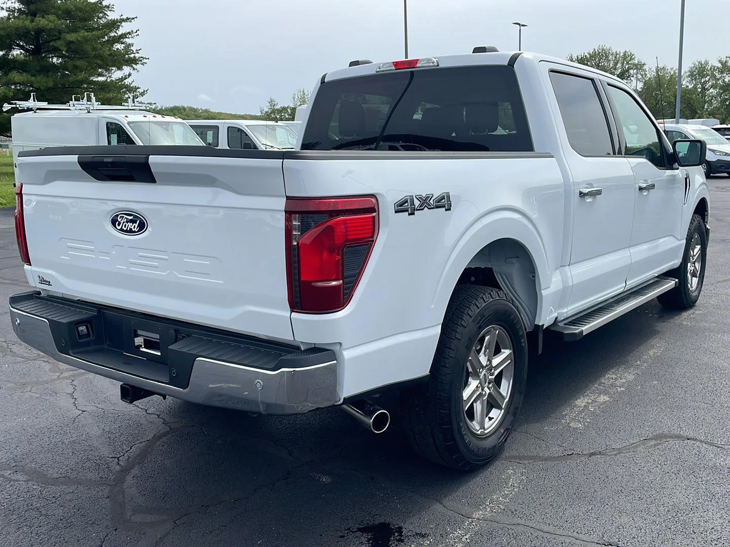 Used 2025 Oxford White Ford XLT image 8