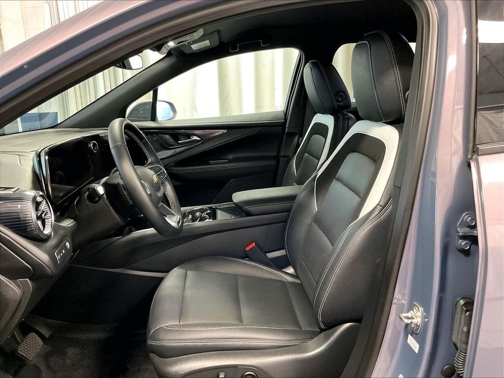 Used 2024 Gray Chevrolet LT image 10