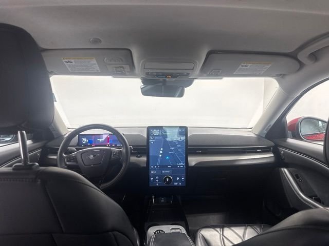 Used 2022 Red Ford Select image 18