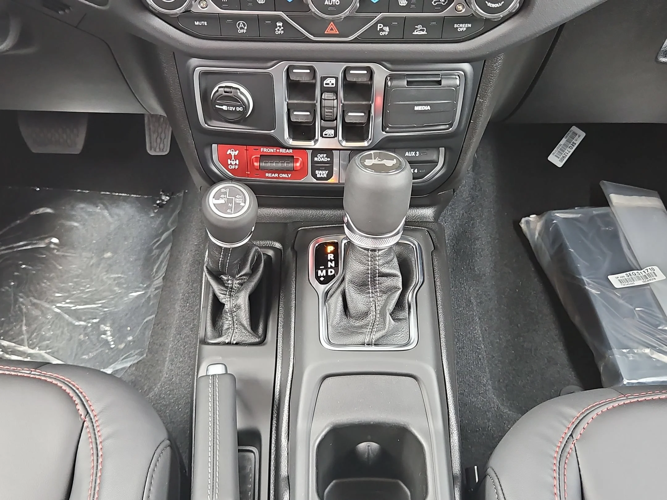 New 2026 Earl Clearcoat Jeep Rubicon X image 18