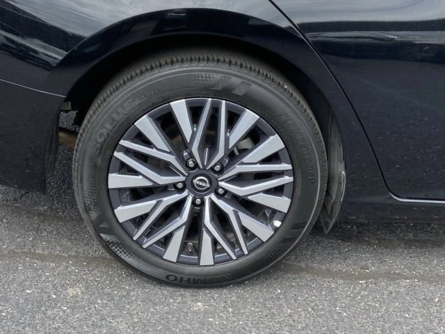 2025 Nissan Altima SV - Photo 10