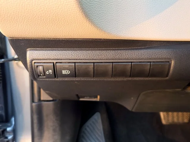 Used 2024  Toyota LE image 27