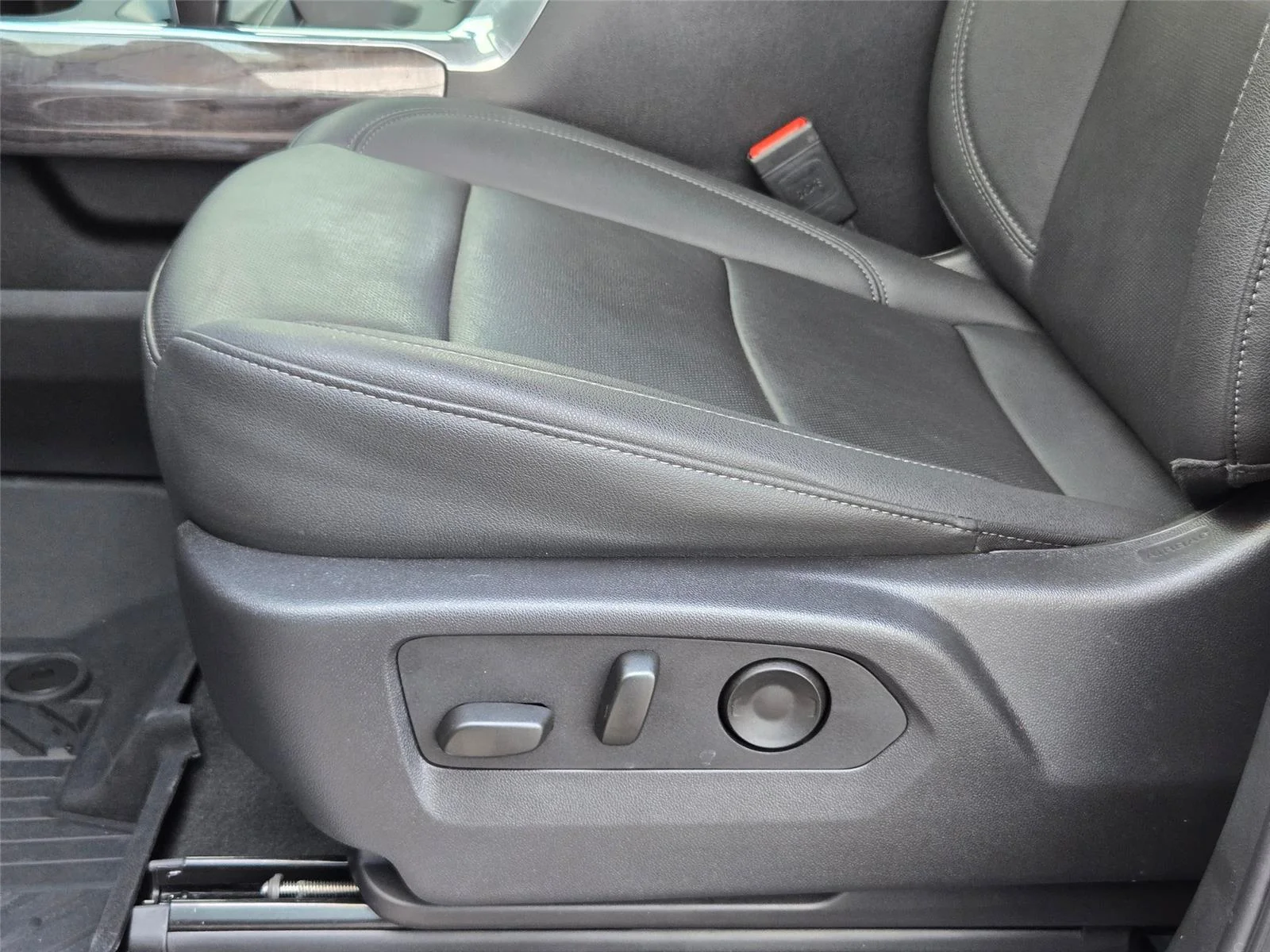 Used 2024 Sterling Gray Metallic Chevrolet LTZ image 25