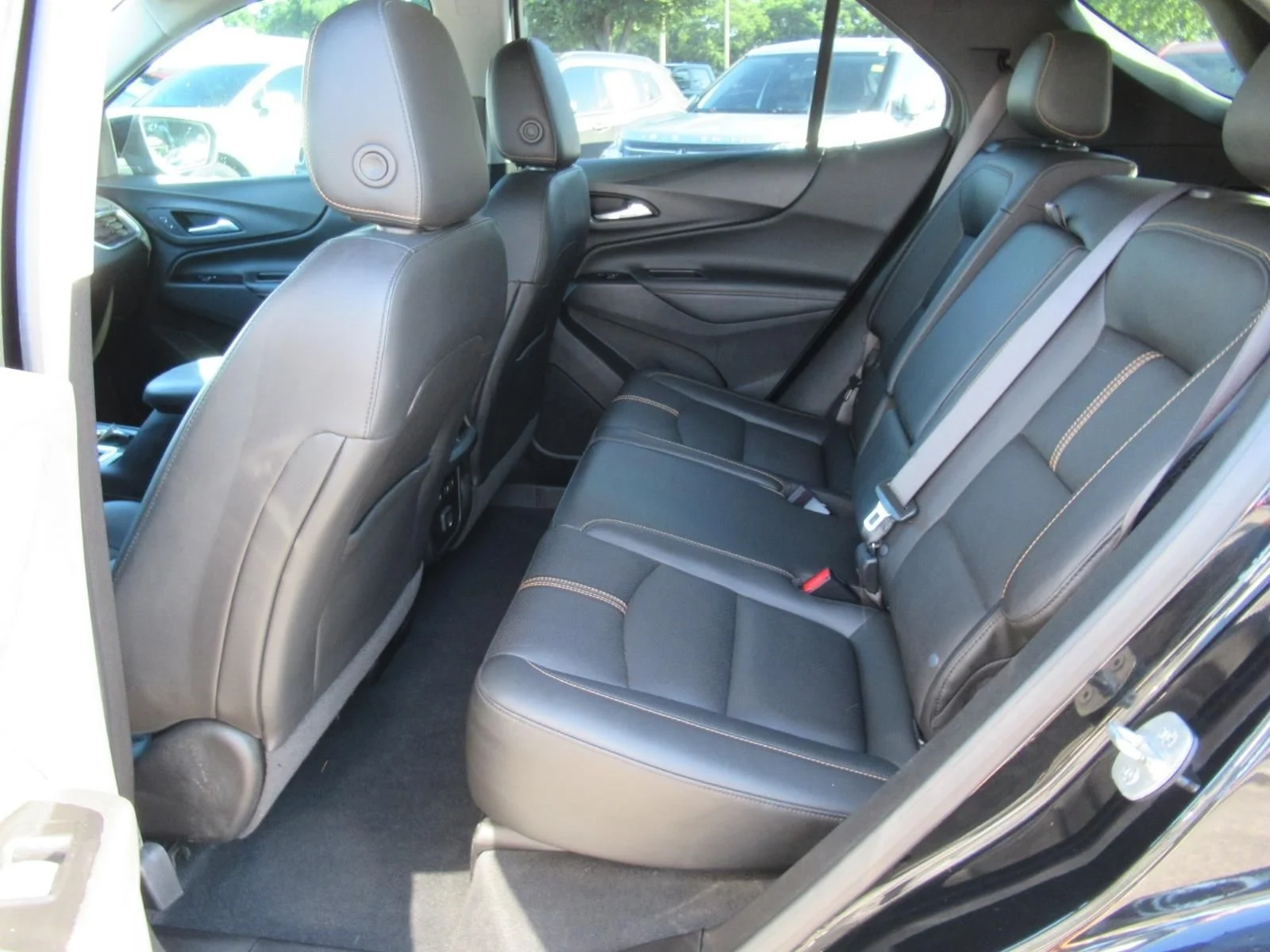Used 2022 Black Chevrolet Premier image 33