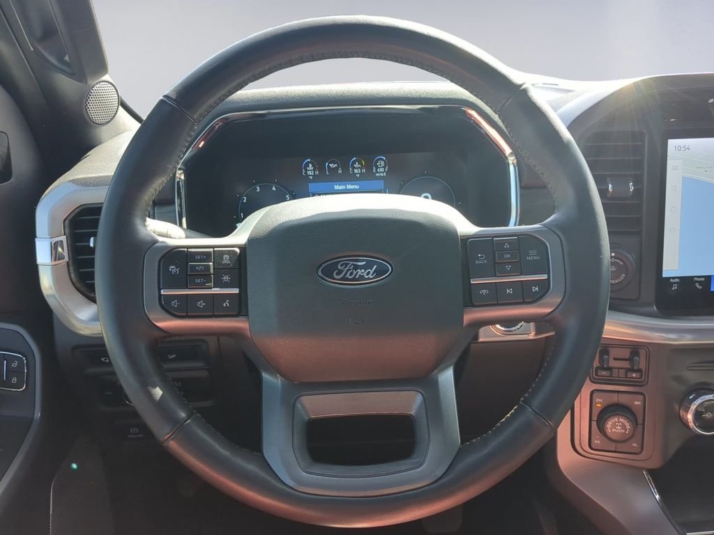 Used 2024  Ford Lariat image 15