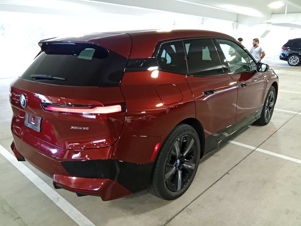 Used 2024 Red BMW xDrive50 image 5
