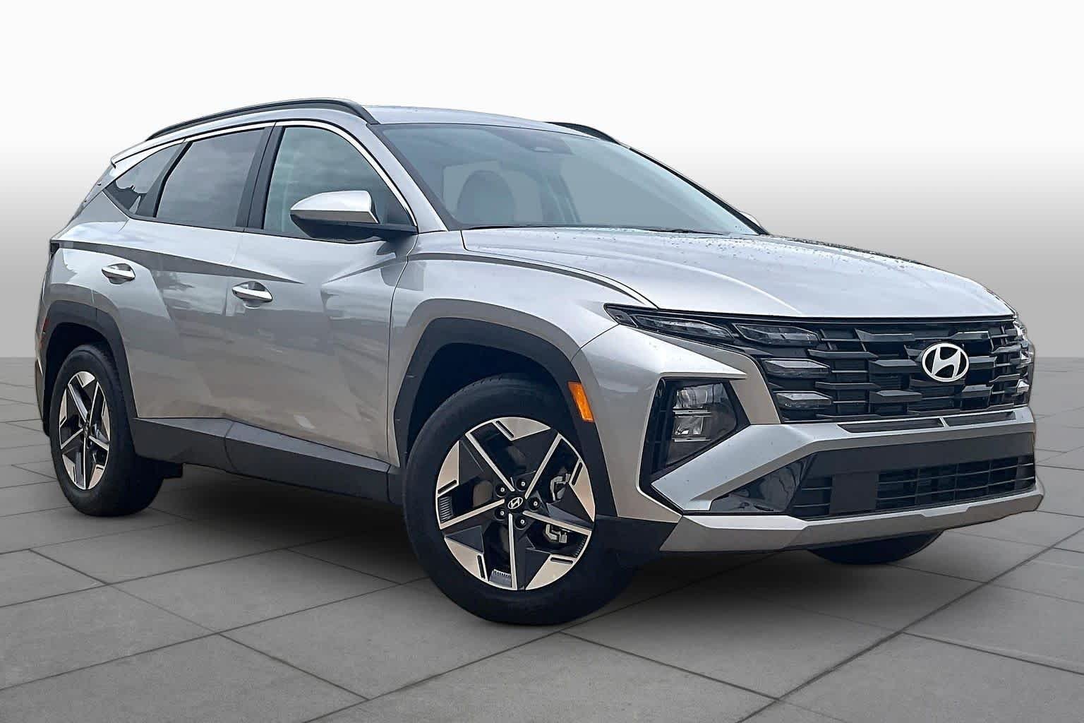 Used 2026 Shimmering Silver Hyundai SEL image 3