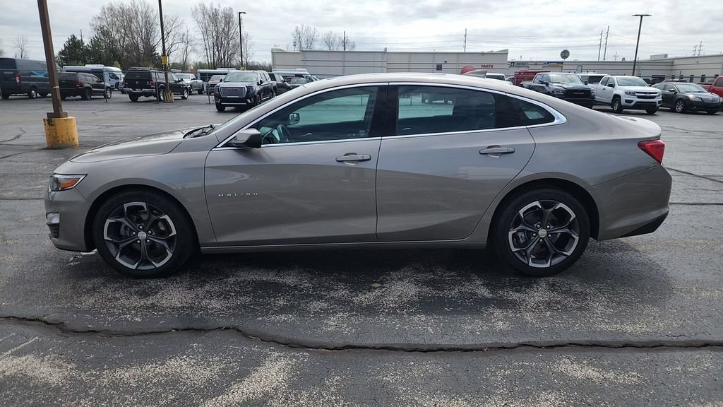 Used 2024 Mineral Gray Metallic Chevrolet 1LT image 5