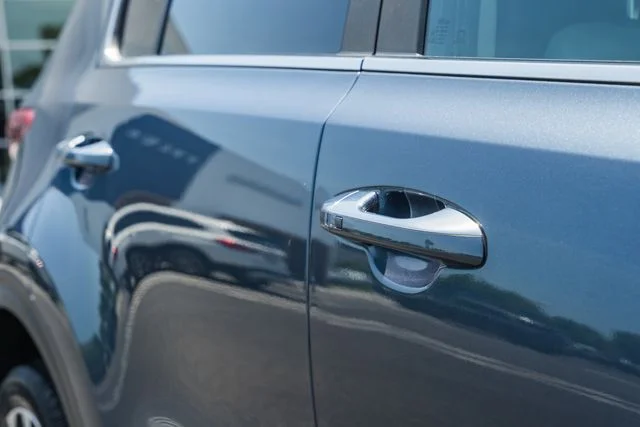 Used 2018 Blue Kia EX image 14