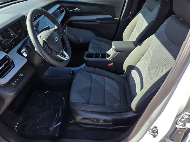 New 2027 Summit White Chevrolet LT image 6