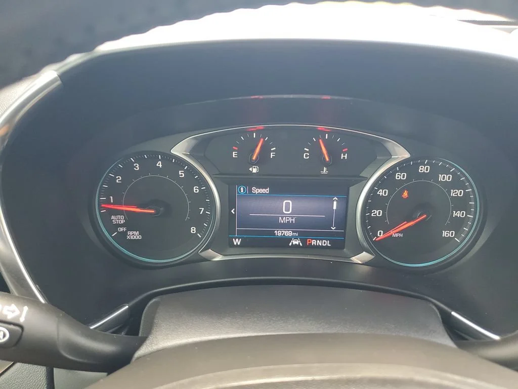 Used 2020 SUMMIT WHITE Chevrolet LT image 21