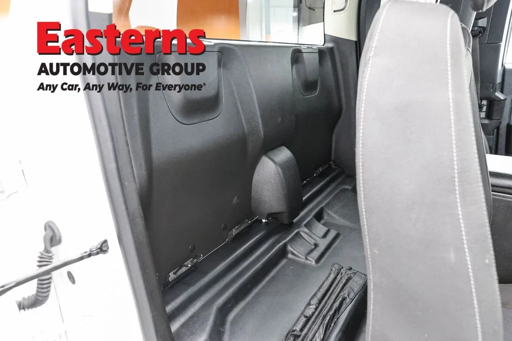 Used 2022 White Chevrolet LT image 24