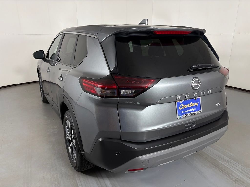 Used 2023 Gray Nissan SV image 6