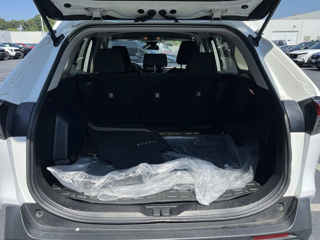 Used 2021 White Toyota LE image 11