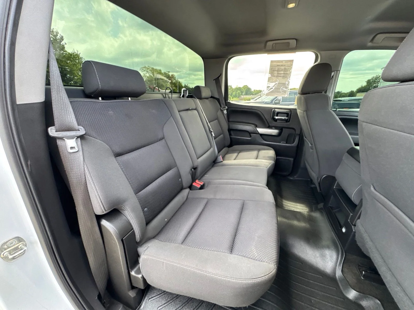 Used 2018 White Chevrolet LT image 28
