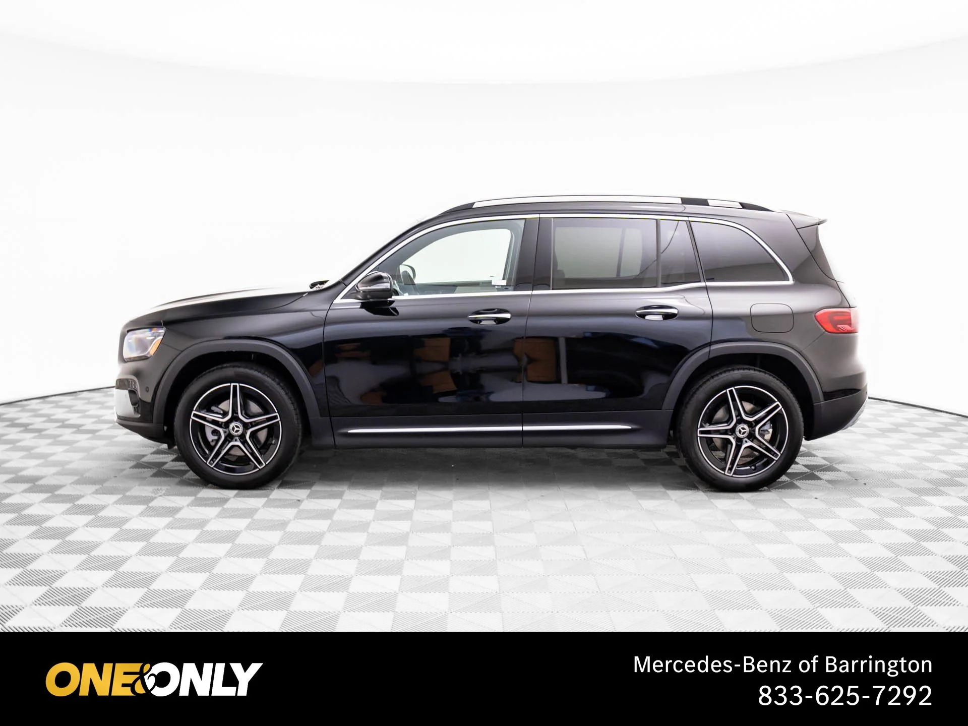 New 2026 Black Mercedes-Benz GLB 250 image 2
