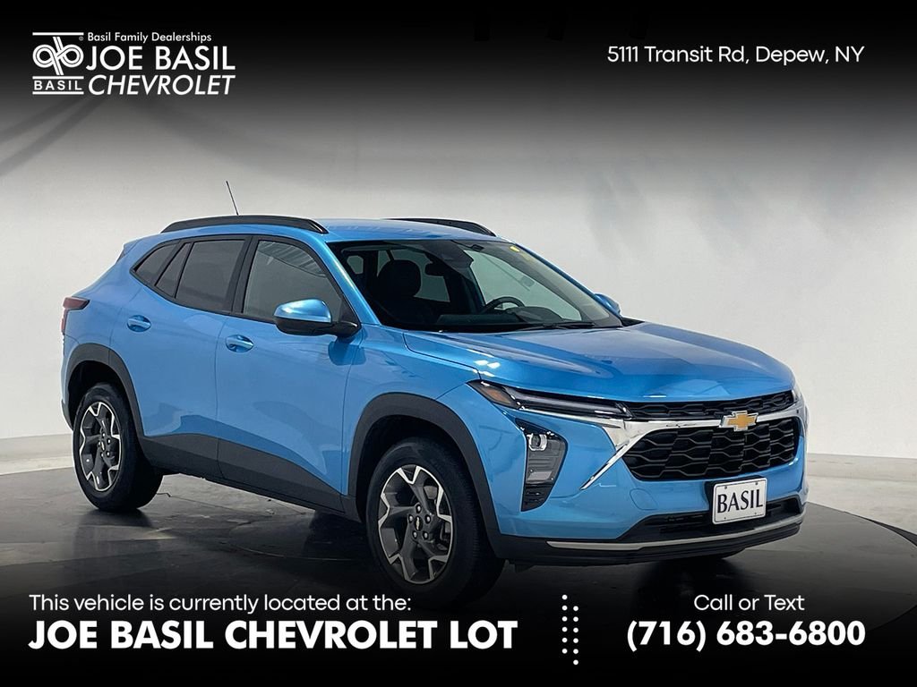 Used 2025 Blue Chevrolet LT image 1