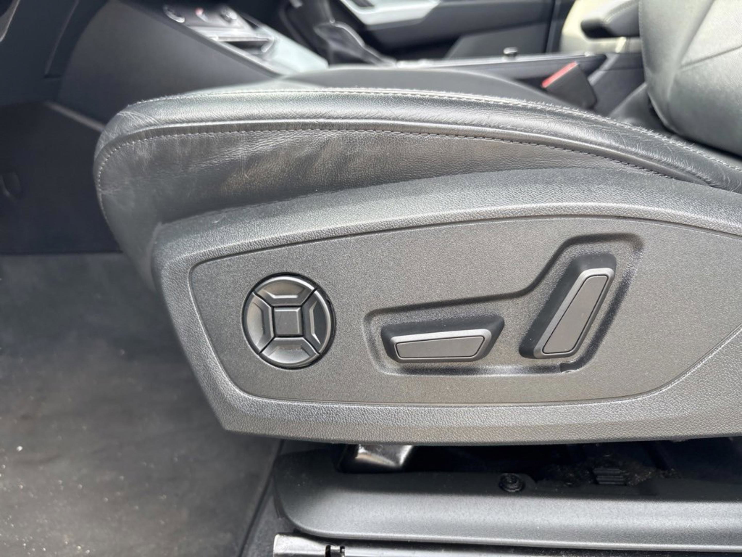 Used 2024 Black Audi S line Premium image 21