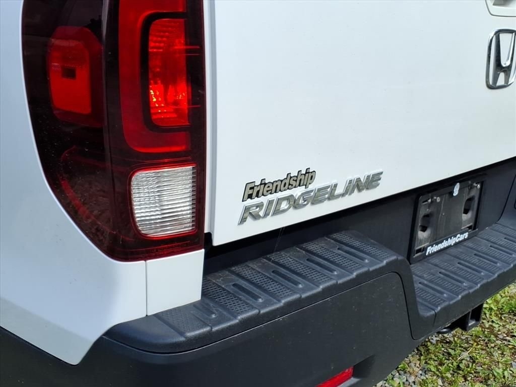 Used 2023 White Honda RTL image 13