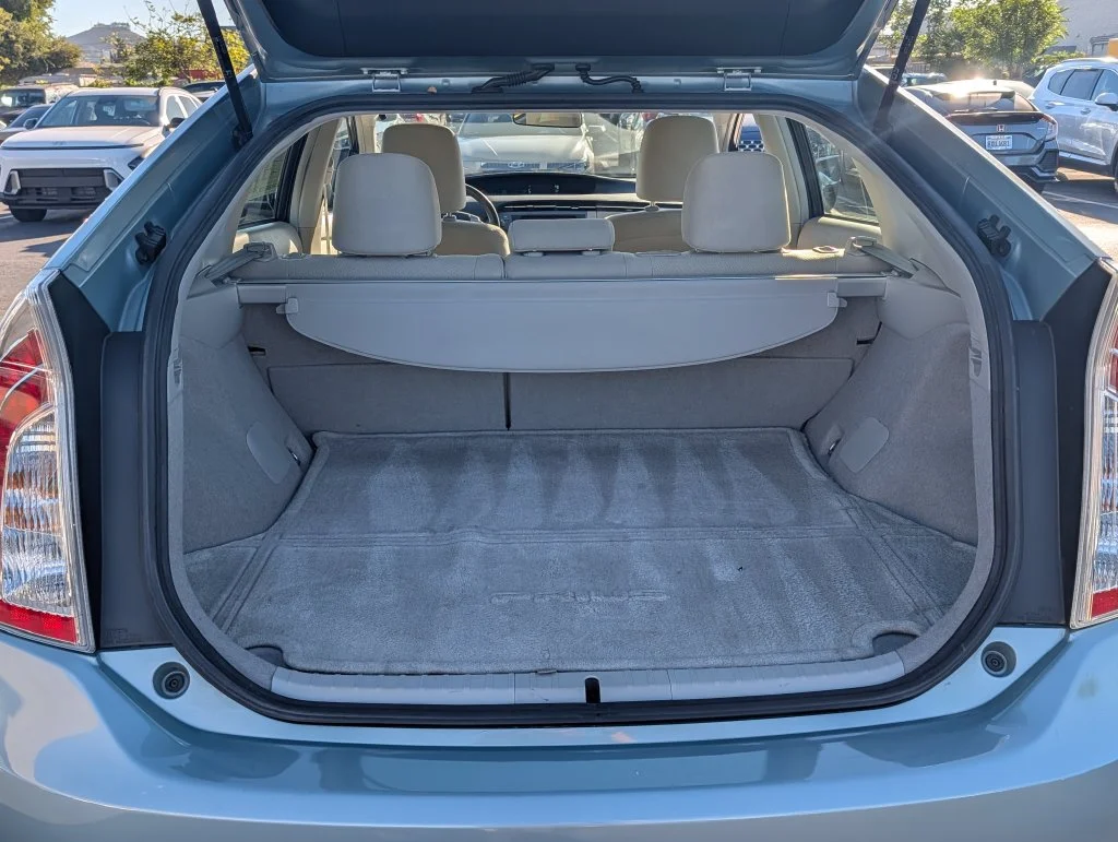 Used 2012 Beige Toyota Three image 10