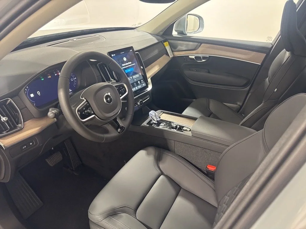 New 2026 Gray Metallic Volvo T8 Plus image 18