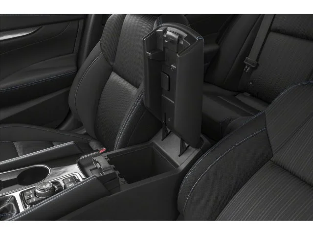 Used 2022 Pearl White Tricoat Nissan SV image 9