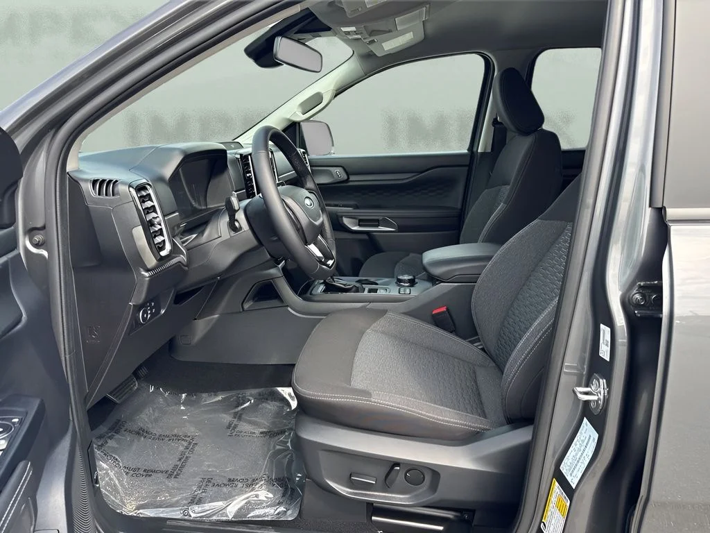 Used 2025 Gray Ford XLT image 9