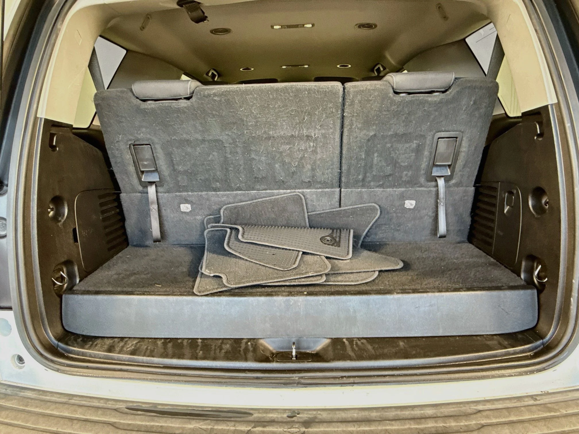 Used 2018 SUMMIT WHITE Chevrolet LS image 27